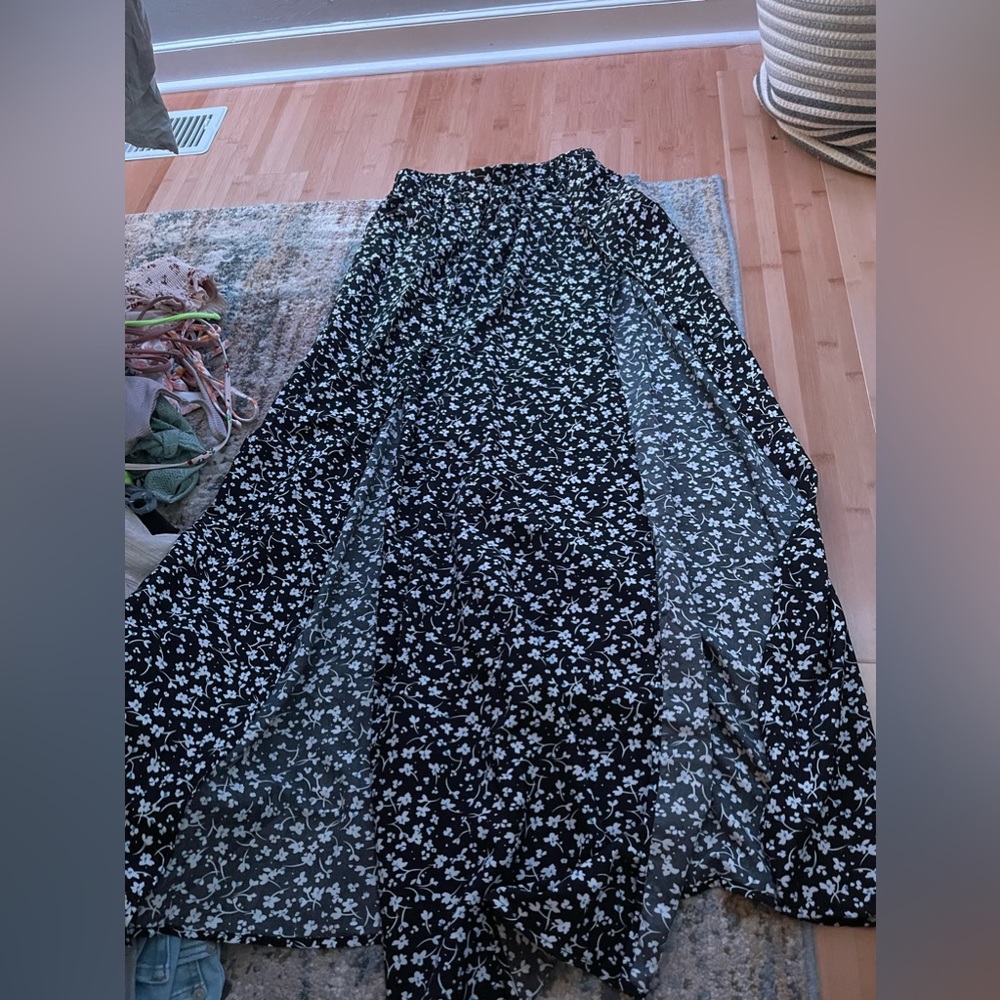 Long skirt with thigh slits